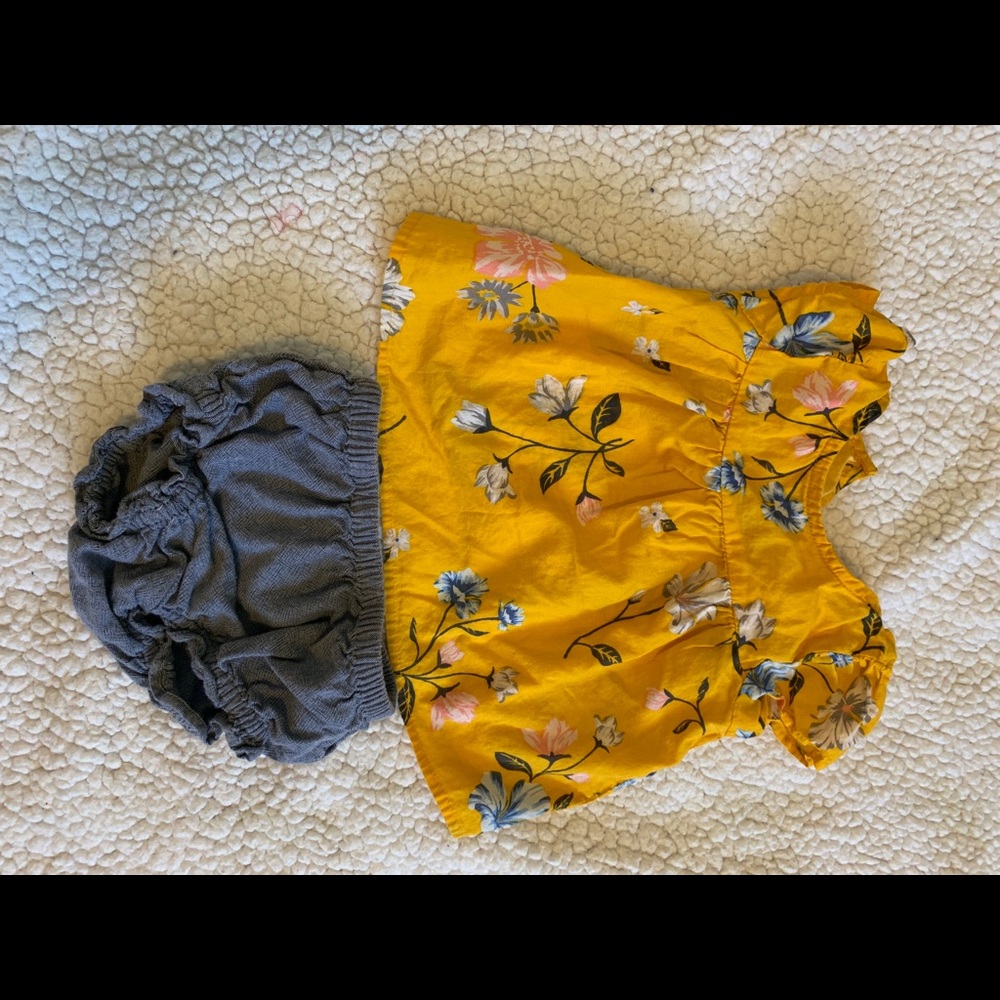 Baby girl bloomer set